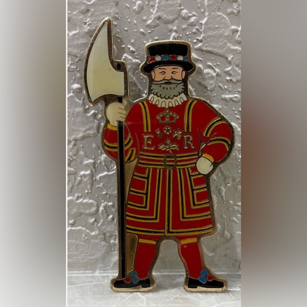 Beefeater Magnet England English Guard Souvenir